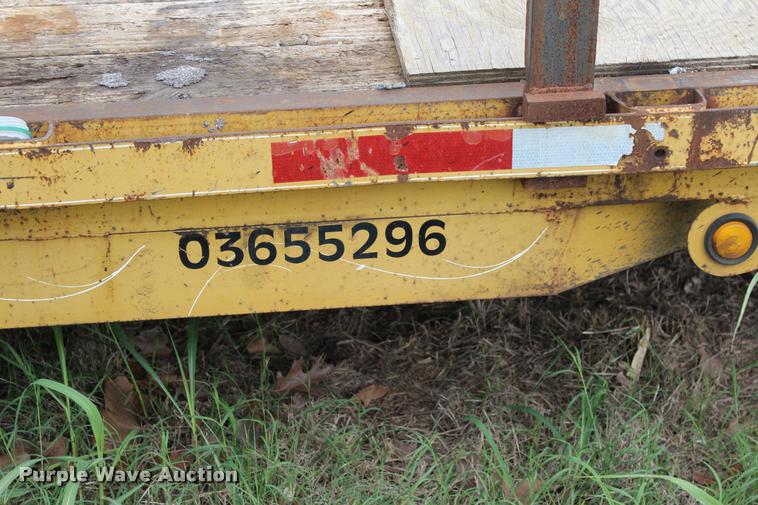 image for item DA2730 2006 Starlite 82-H206CR equipment trailer