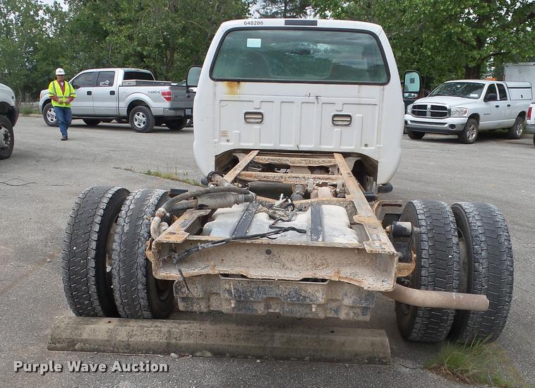 image for item DA2731 2003 Ford F550 truck cab and chassis
