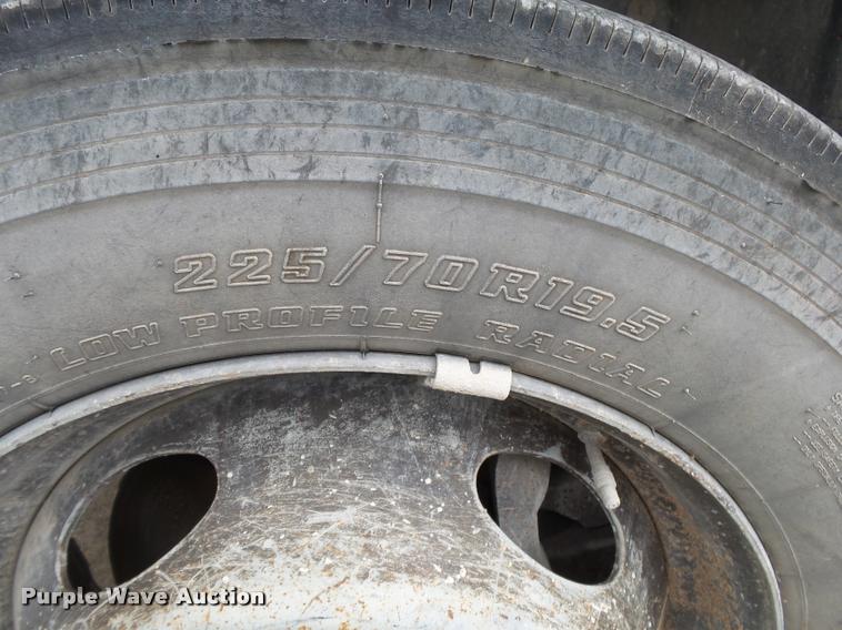 image for item DA2731 2003 Ford F550 truck cab and chassis