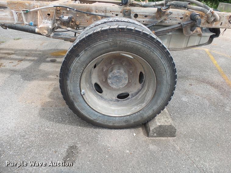 image for item DA2731 2003 Ford F550 truck cab and chassis