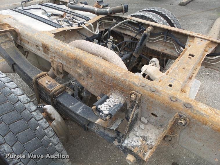 image for item DA2731 2003 Ford F550 truck cab and chassis
