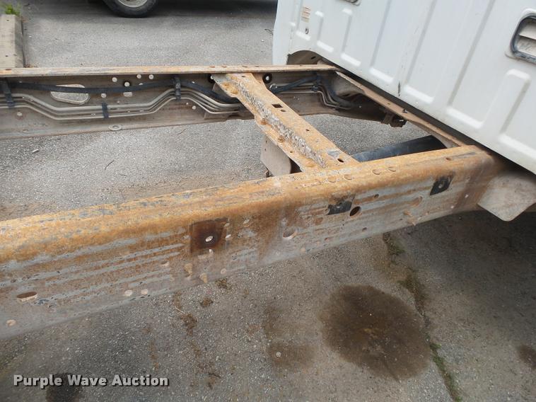 image for item DA2731 2003 Ford F550 truck cab and chassis