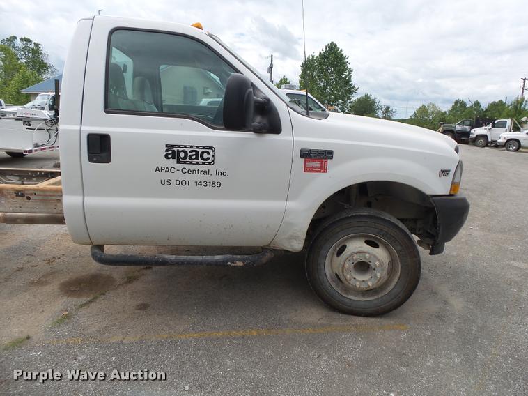 image for item DA2731 2003 Ford F550 truck cab and chassis
