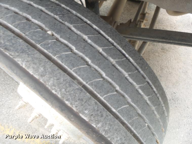 image for item DA2731 2003 Ford F550 truck cab and chassis