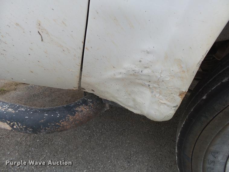 image for item DA2731 2003 Ford F550 truck cab and chassis