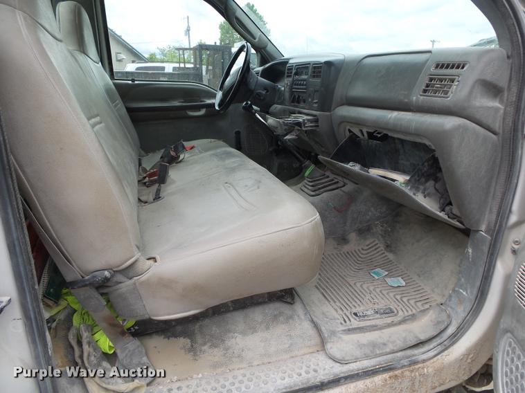 image for item DA2731 2003 Ford F550 truck cab and chassis