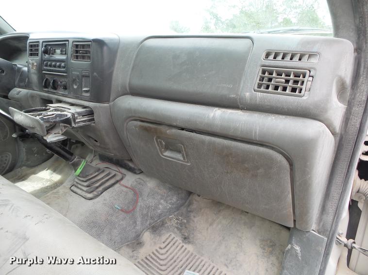 image for item DA2731 2003 Ford F550 truck cab and chassis