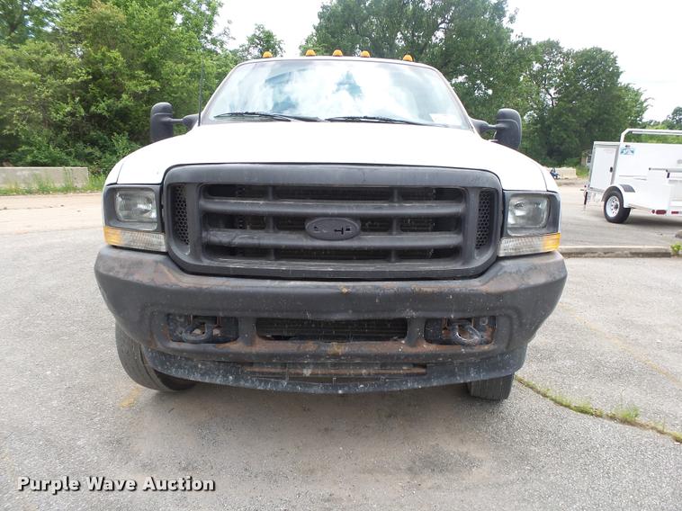 image for item DA2731 2003 Ford F550 truck cab and chassis