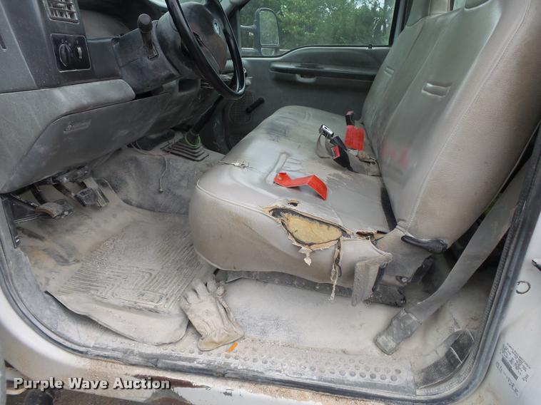 image for item DA2731 2003 Ford F550 truck cab and chassis