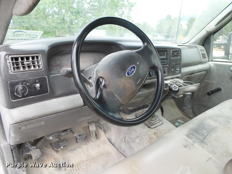 image for item DA2731 2003 Ford F550 truck cab and chassis