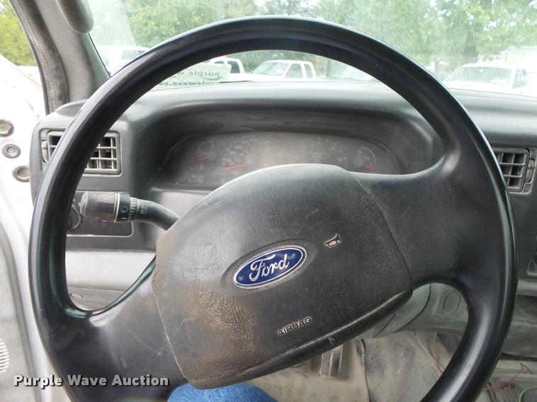 image for item DA2731 2003 Ford F550 truck cab and chassis