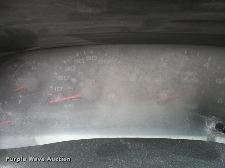 image for item DA2731 2003 Ford F550 truck cab and chassis