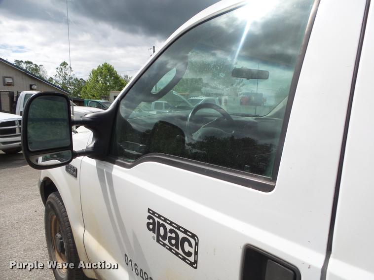 image for item DA2732 2003 Ford F250 Super Duty flatbed pickup truck