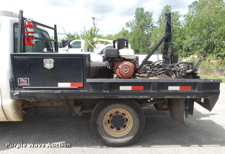 image for item DA2732 2003 Ford F250 Super Duty flatbed pickup truck