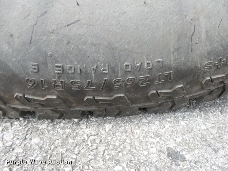 image for item DA2732 2003 Ford F250 Super Duty flatbed pickup truck