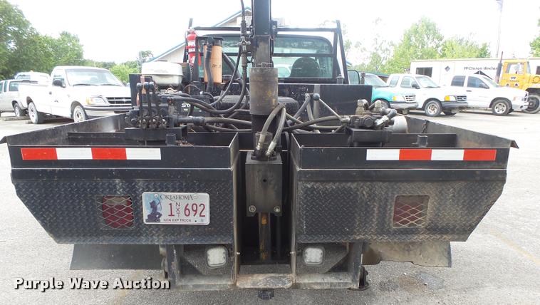 image for item DA2732 2003 Ford F250 Super Duty flatbed pickup truck