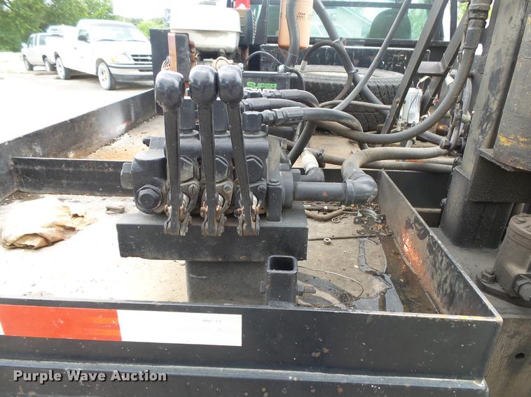 image for item DA2732 2003 Ford F250 Super Duty flatbed pickup truck