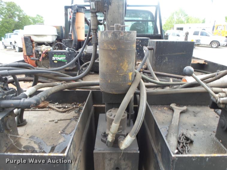 image for item DA2732 2003 Ford F250 Super Duty flatbed pickup truck