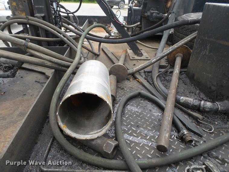 image for item DA2732 2003 Ford F250 Super Duty flatbed pickup truck