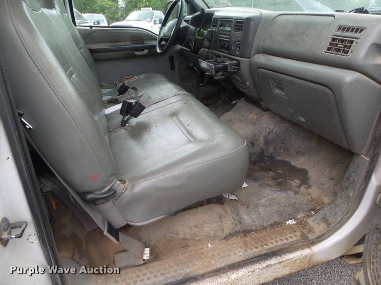 image for item DA2732 2003 Ford F250 Super Duty flatbed pickup truck