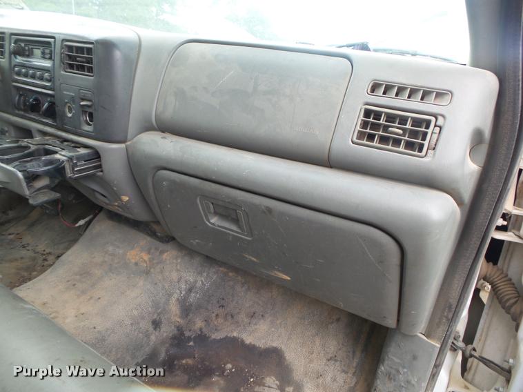 image for item DA2732 2003 Ford F250 Super Duty flatbed pickup truck