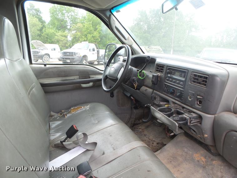 image for item DA2732 2003 Ford F250 Super Duty flatbed pickup truck