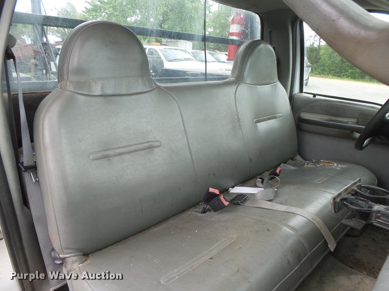 image for item DA2732 2003 Ford F250 Super Duty flatbed pickup truck