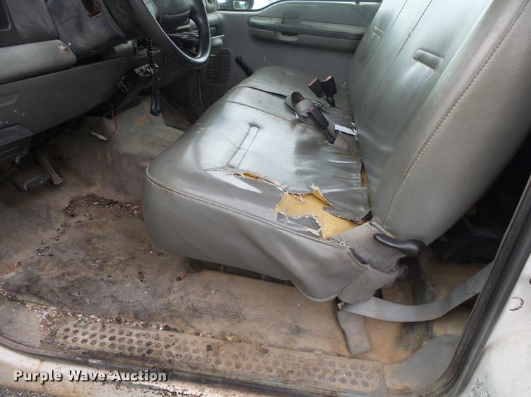 image for item DA2732 2003 Ford F250 Super Duty flatbed pickup truck