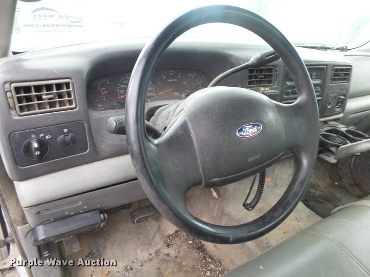 image for item DA2732 2003 Ford F250 Super Duty flatbed pickup truck