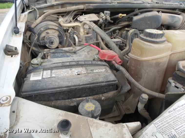 image for item DA2732 2003 Ford F250 Super Duty flatbed pickup truck