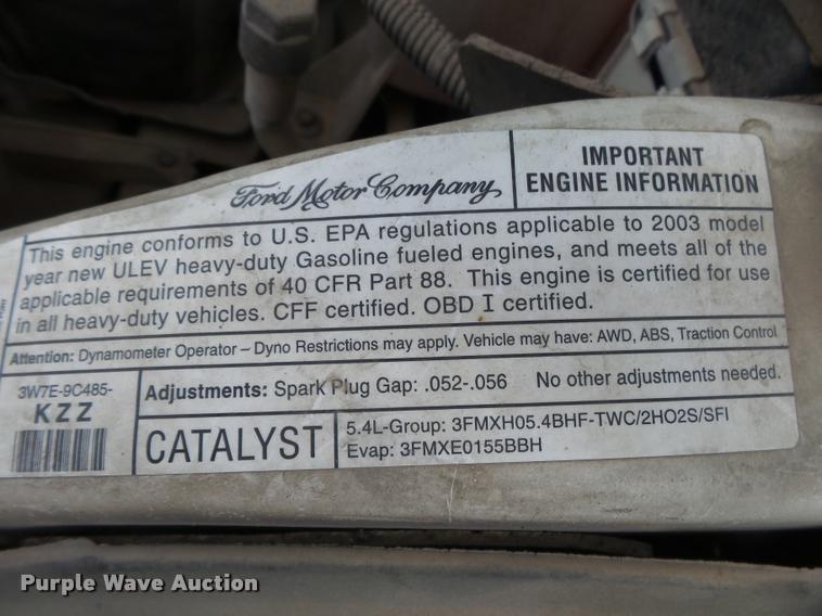 image for item DA2732 2003 Ford F250 Super Duty flatbed pickup truck