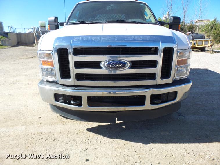 image for item DA3445 2010 Ford F350 Super Duty Crew Cab flatbed pickup truck