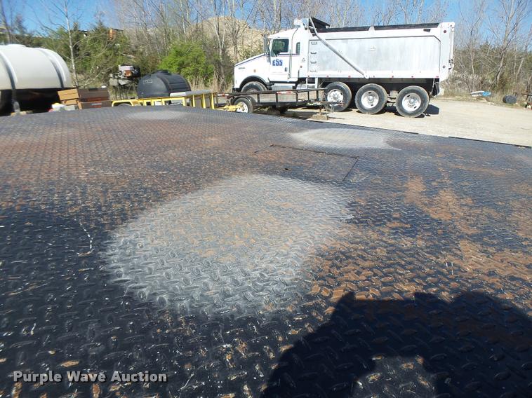 image for item DA3445 2010 Ford F350 Super Duty Crew Cab flatbed pickup truck