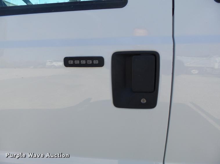 image for item DA3445 2010 Ford F350 Super Duty Crew Cab flatbed pickup truck