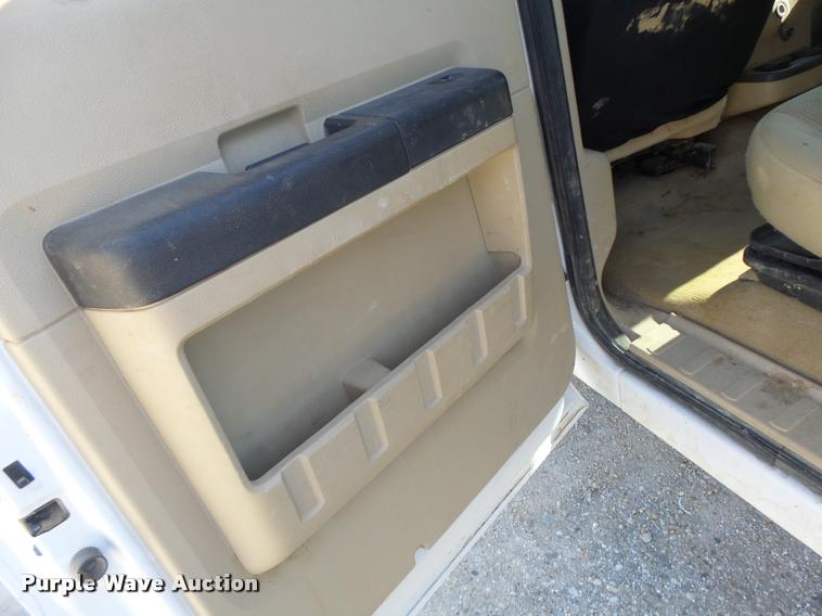 image for item DA3445 2010 Ford F350 Super Duty Crew Cab flatbed pickup truck