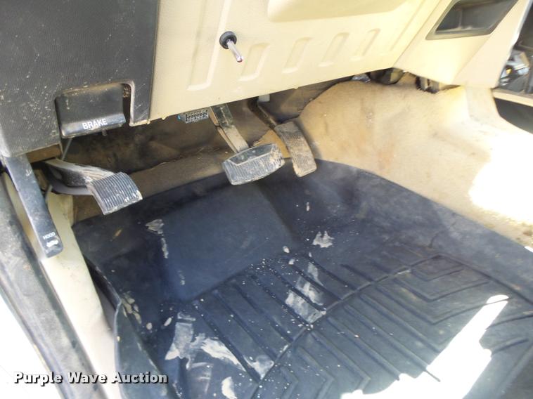 image for item DA3445 2010 Ford F350 Super Duty Crew Cab flatbed pickup truck