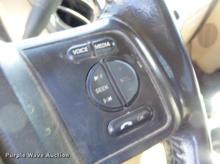 image for item DA3445 2010 Ford F350 Super Duty Crew Cab flatbed pickup truck