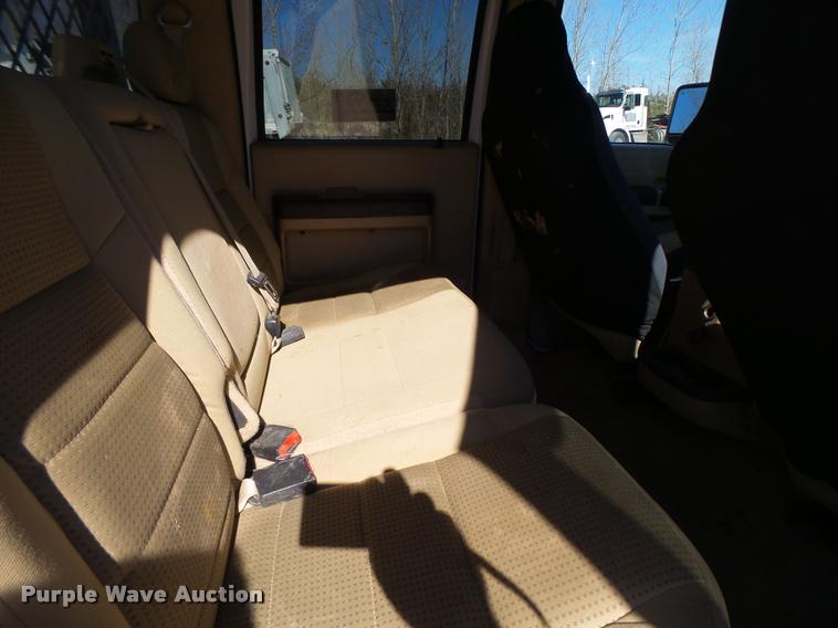 image for item DA3445 2010 Ford F350 Super Duty Crew Cab flatbed pickup truck