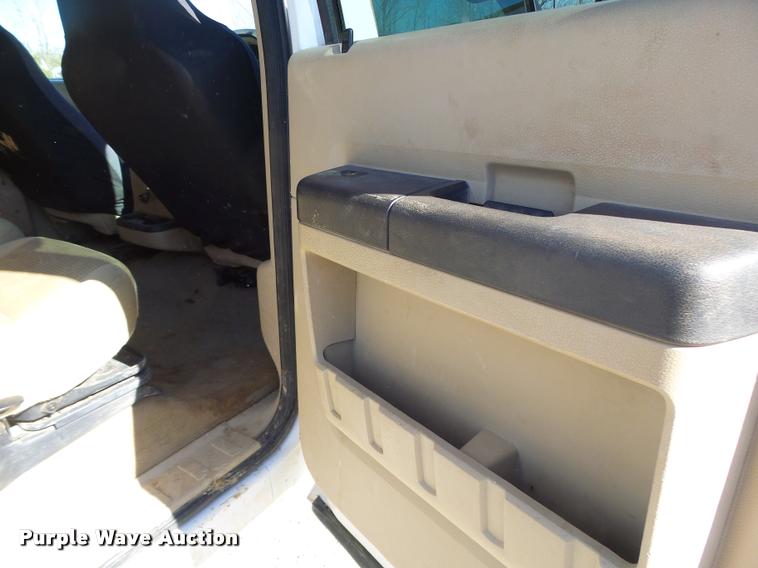 image for item DA3445 2010 Ford F350 Super Duty Crew Cab flatbed pickup truck