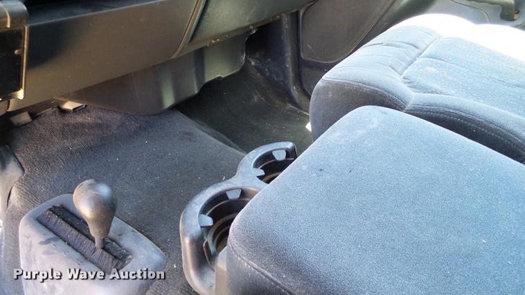 image for item DA6223 2002 Chevrolet Silverado 2500HD Ext. Cab pickup truck