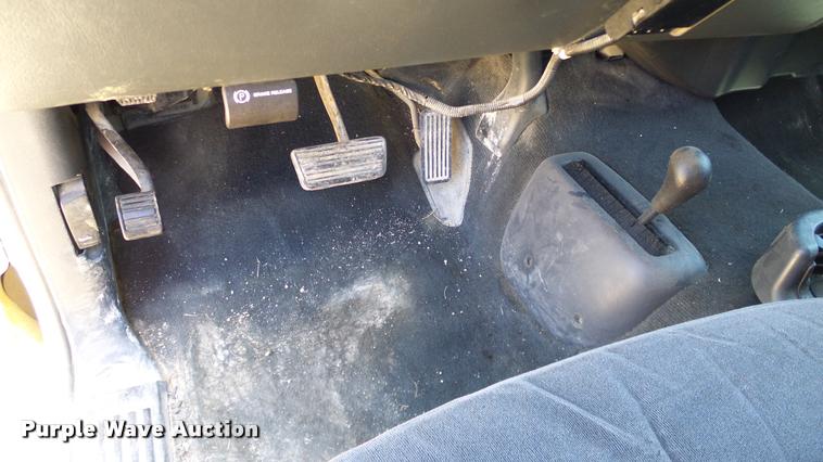 image for item DA6223 2002 Chevrolet Silverado 2500HD Ext. Cab pickup truck