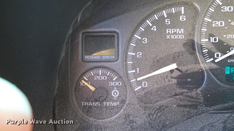 image for item DA6223 2002 Chevrolet Silverado 2500HD Ext. Cab pickup truck