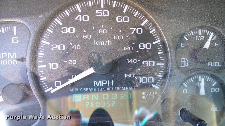 image for item DA6223 2002 Chevrolet Silverado 2500HD Ext. Cab pickup truck