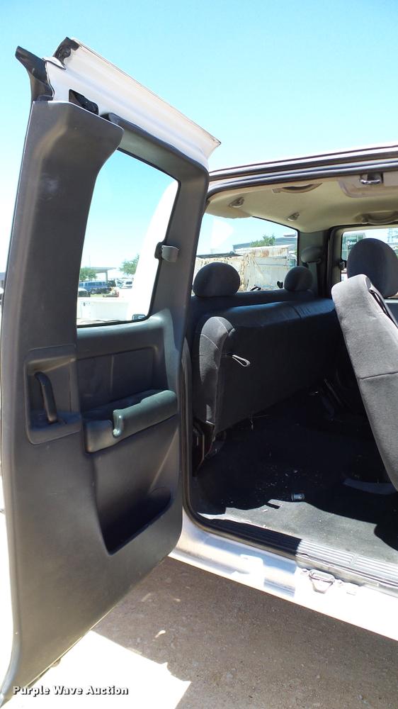 image for item DA6223 2002 Chevrolet Silverado 2500HD Ext. Cab pickup truck