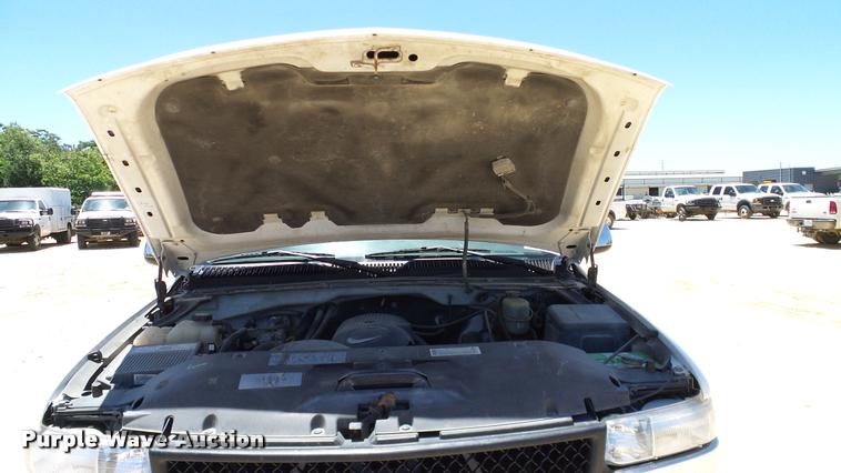 image for item DA6223 2002 Chevrolet Silverado 2500HD Ext. Cab pickup truck