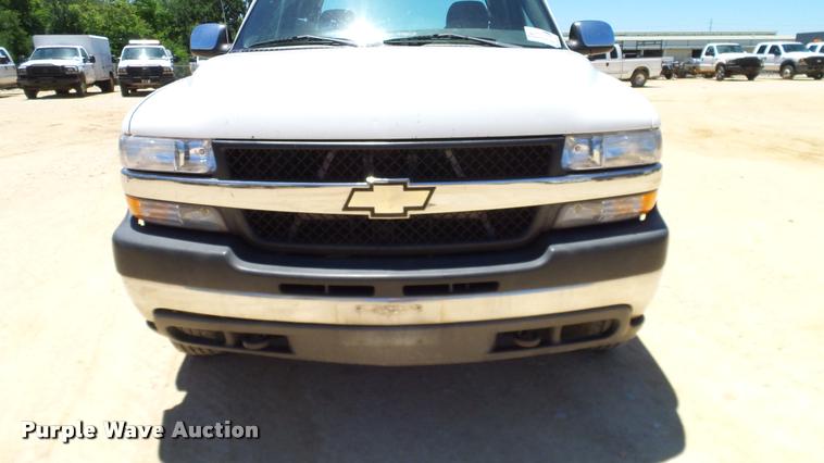 image for item DA6223 2002 Chevrolet Silverado 2500HD Ext. Cab pickup truck