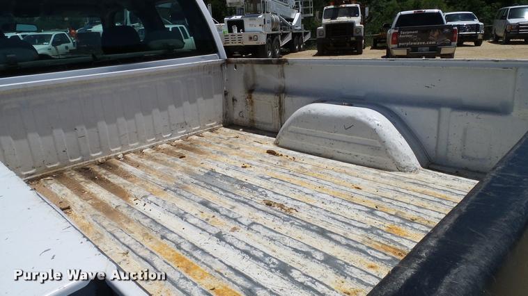 image for item DA6223 2002 Chevrolet Silverado 2500HD Ext. Cab pickup truck