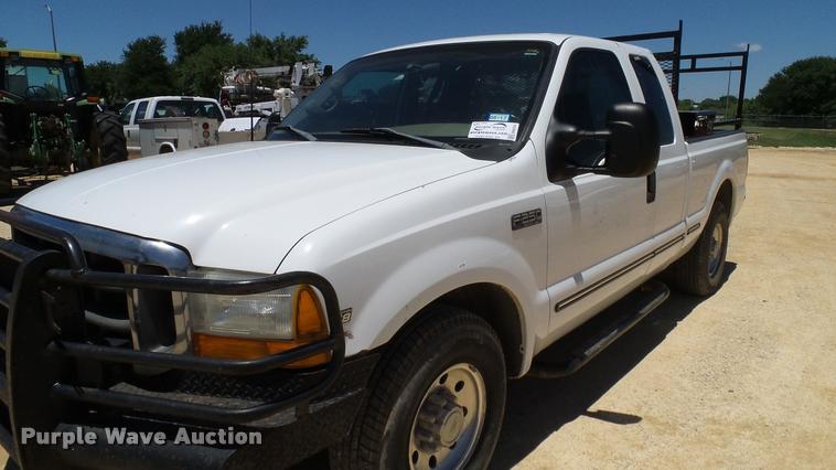 image for item DA6224 1999 Ford F250 Super Duty SuperCab pickup truck