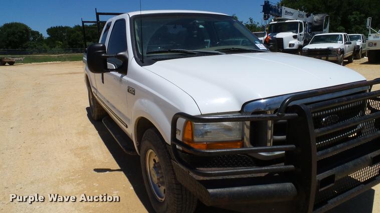 image for item DA6224 1999 Ford F250 Super Duty SuperCab pickup truck