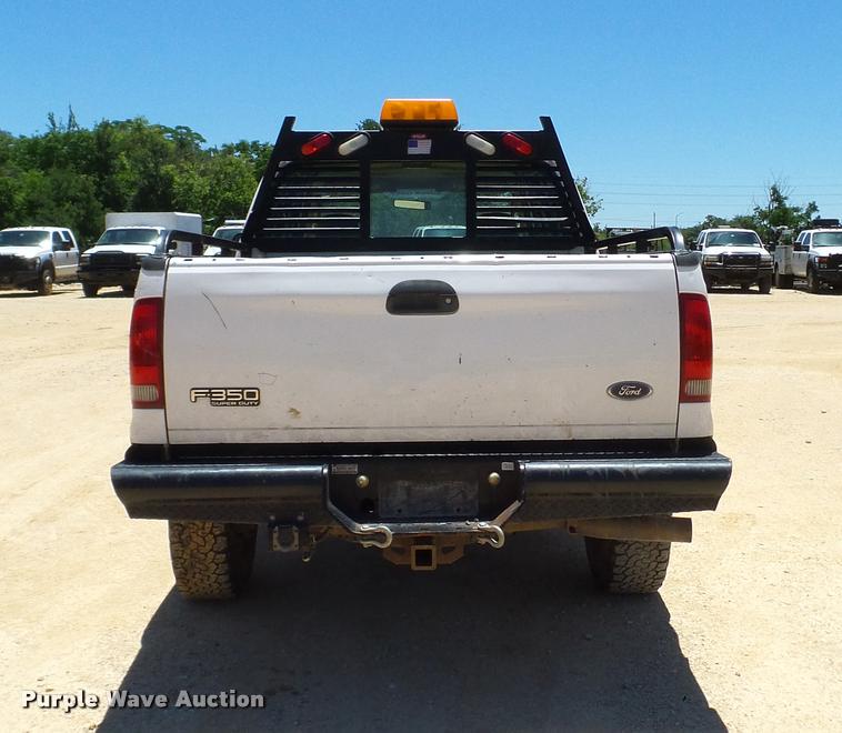 image for item DA6225 2004 Ford F350 Super Duty Crew Cab pickup truck